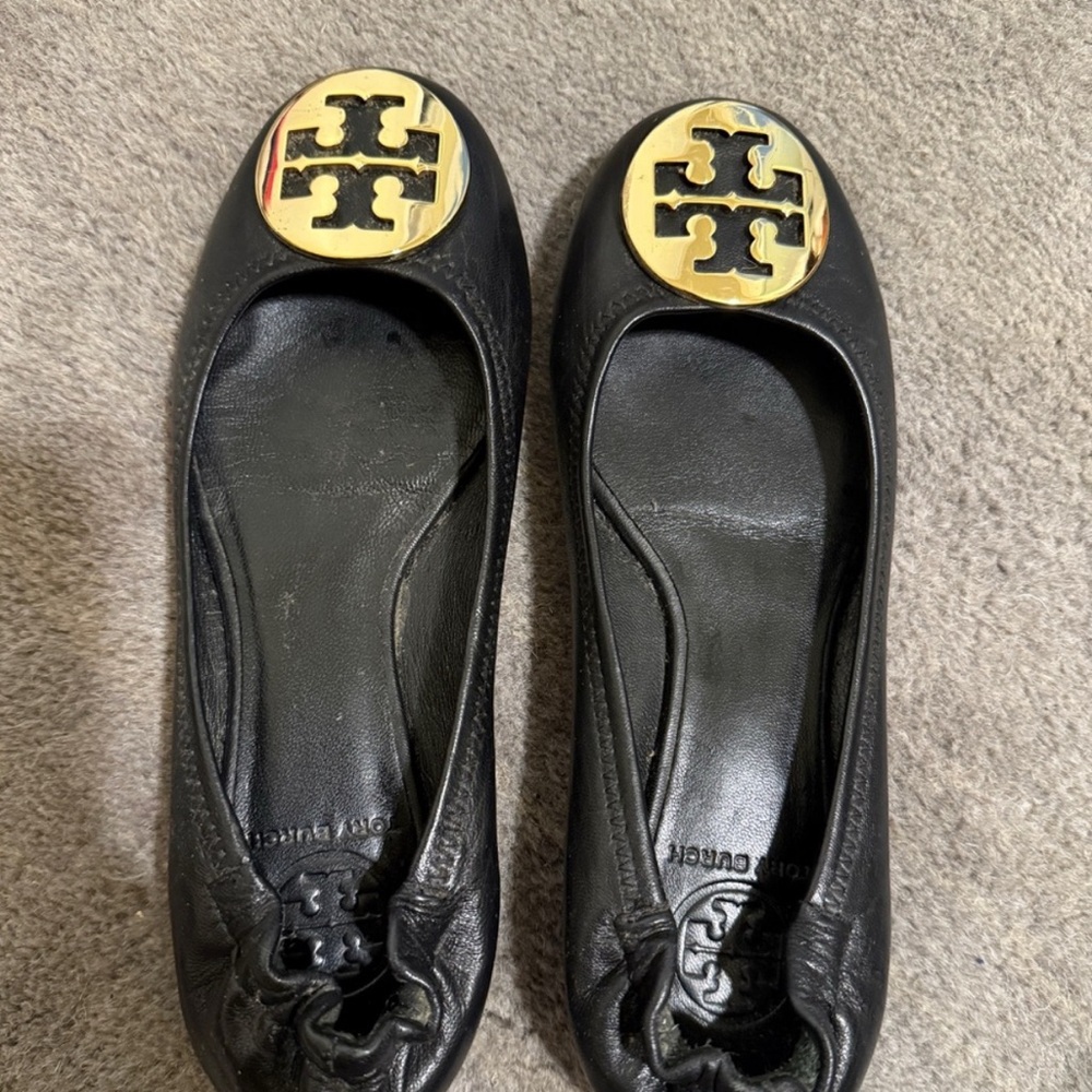 Tory Burch Minnie Black Ballet Flats Gold Logo Size 6.5 Like New